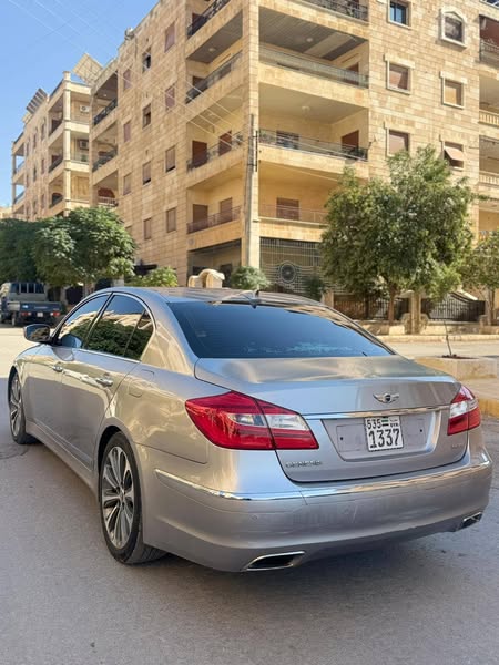 Genesis Genesis 2012 - صورة 5