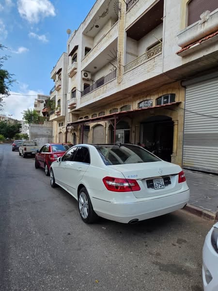 مرسيدس-بنز E 300 2012 - صورة 1