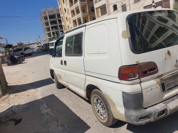ميتسوبيشي سبيس جير 1998 - صورة 2