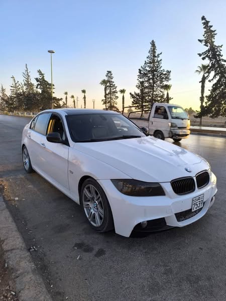 BMW 3 Series 2011 - صورة 3