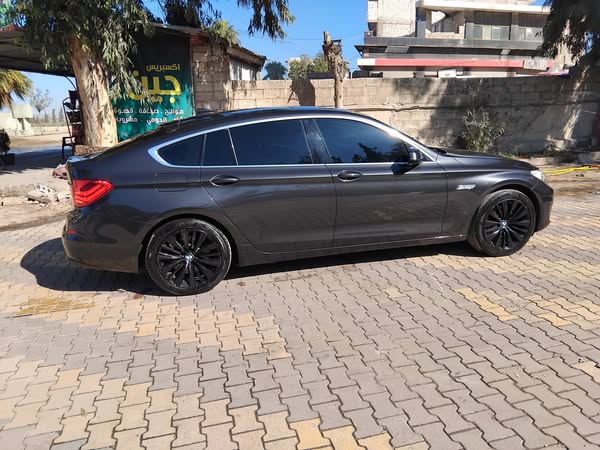 BMW 5 Series Gran Turismo 2011 - صورة 1