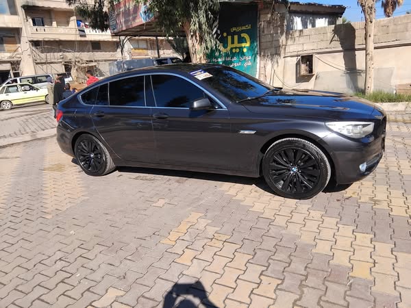 BMW 5 Series Gran Turismo 2011 - صورة 2