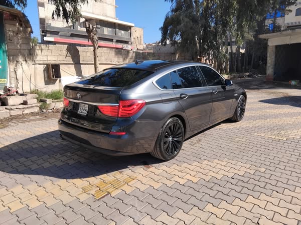 BMW 5 Series Gran Turismo 2011 - صورة 4