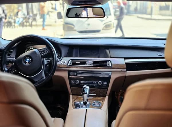 بي ام دبليو 740Li 2012 - صورة 3