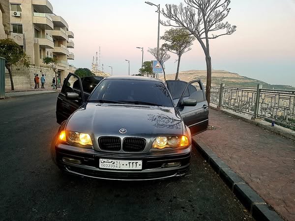 BMW 3 Series 2003 - صورة 1