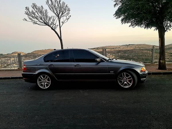 BMW 3 Series 2003 - صورة 4