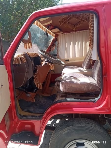 إسوزو إلف 1993 - صورة 4