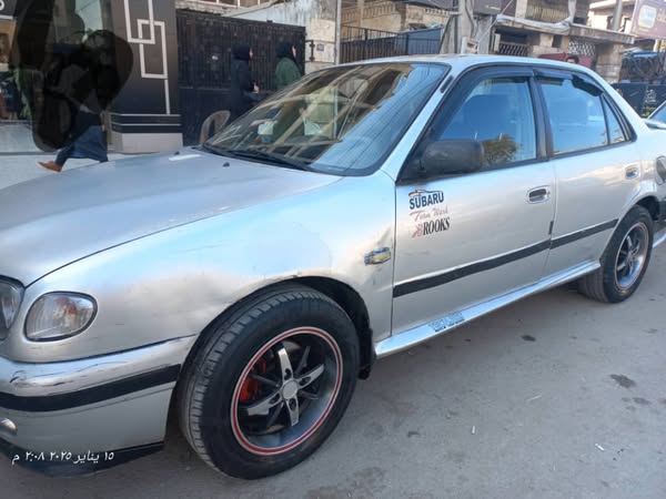 تويوتا كورولا 2002 - صورة 1