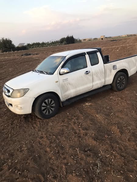 تويوتا هايلوكس 2009 - صورة 1