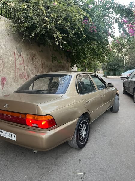تويوتا كورولا 1993 - صورة 5