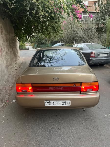 تويوتا كورولا 1993 - صورة 4