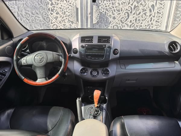 تويوتا RAV 4 2007 - صورة 4