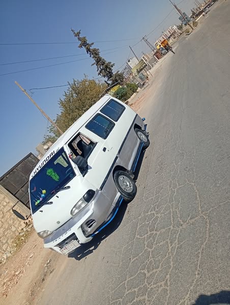 هيونداي H-100 2000 - صورة 1