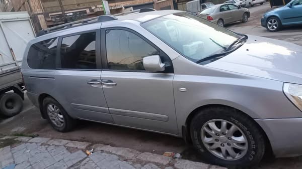 كيا كرنفال 2006 - صورة 2