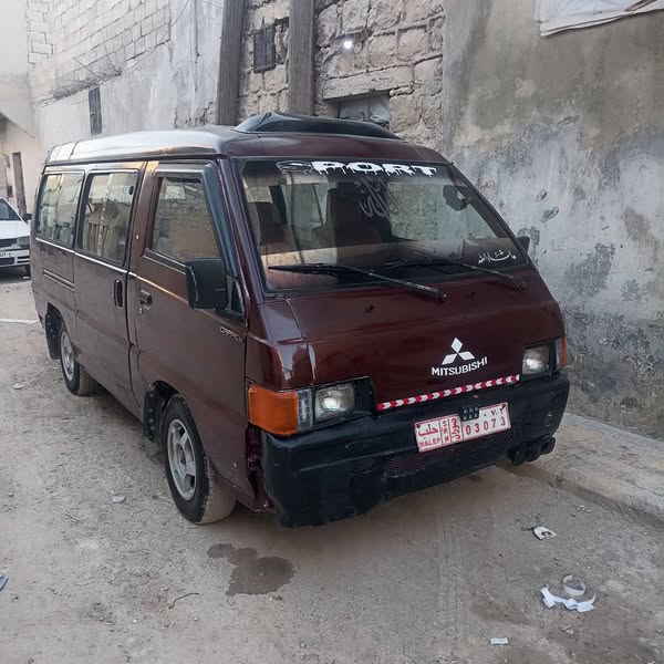 ميتسوبيشي L300 1993 - صورة 1