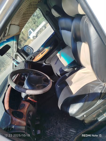 هيونداي ستاركس 1999 - صورة 1