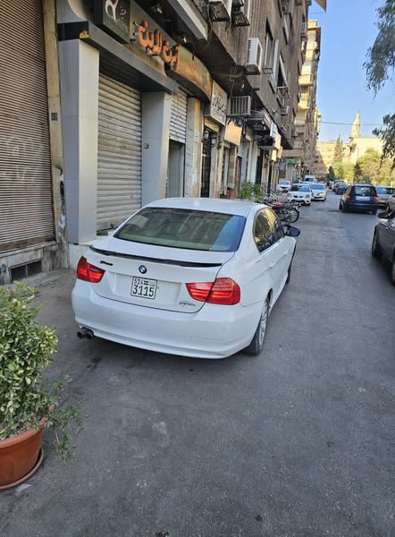 BMW 323 2011 - صورة 3