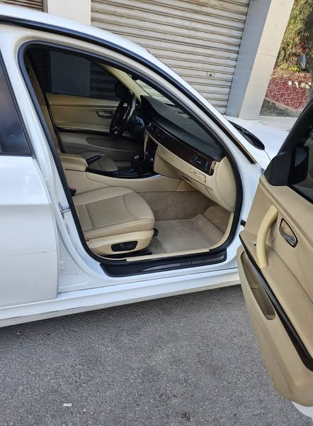 BMW 323 2011 - صورة 5