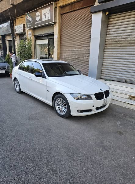 BMW 323 2011 - صورة 4