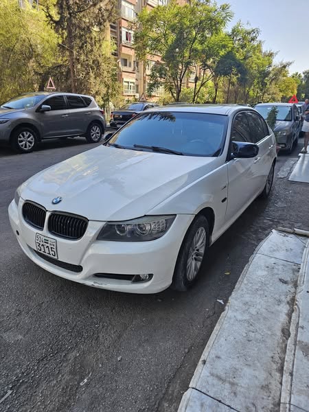 BMW 323 2011 - صورة 2