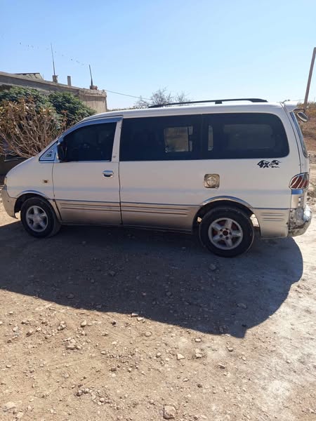 هيونداي H-1 2002 - صورة 3