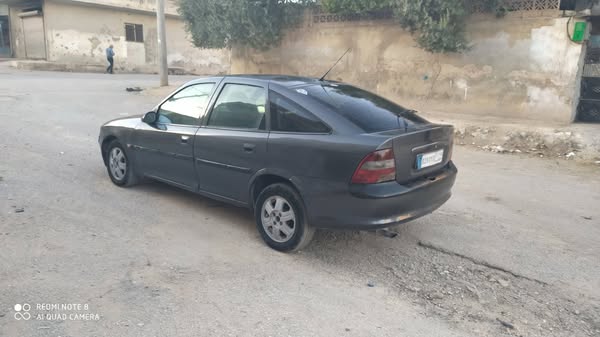 اوبل فيكترا 2000 - صورة 4