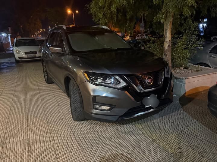 نيسان روج 2017