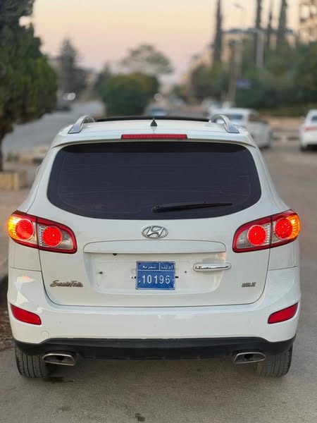 هونداي سنتافيه 2011 - صورة 3