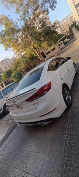 هونداي افانتي 2017 - صورة 5