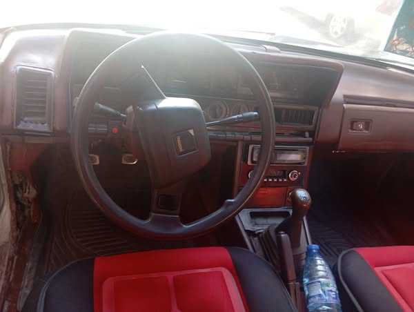 مازدا 929 1983 - صورة 5