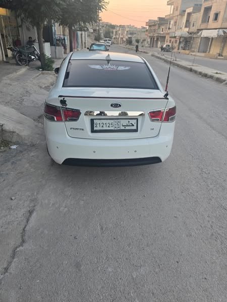 كيا فورتي 2010 - صورة 4