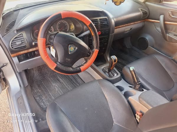 بروتون واجا 2004 - صورة 4