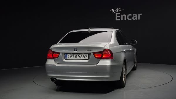 بي إم دبليو الفئة الثالثة 2009 - صورة 4