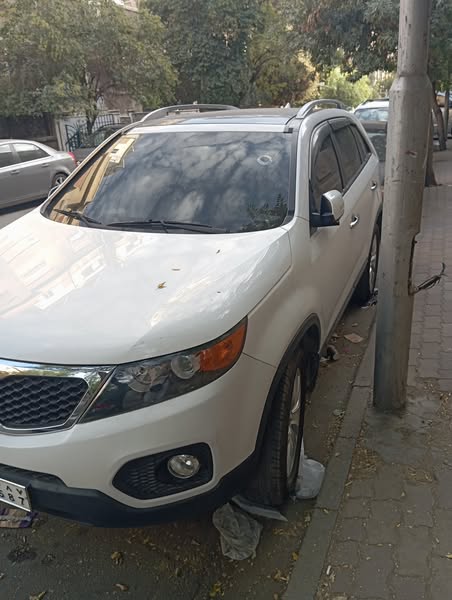 Kia Sorento 2011 - صورة 3