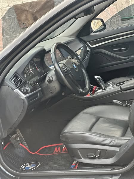 BMW 520 2012 - صورة 5