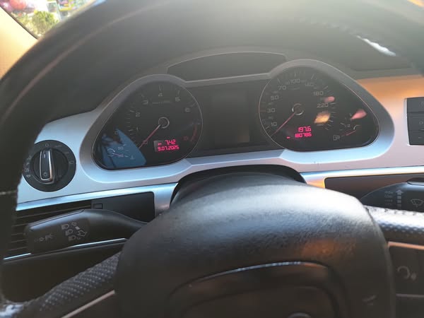 أودي A6 2011 - صورة 5