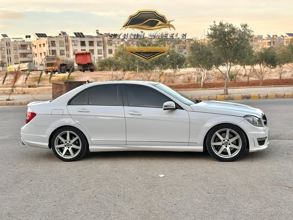 مرسيدس-بنز الفئة C 2012 - صورة 3