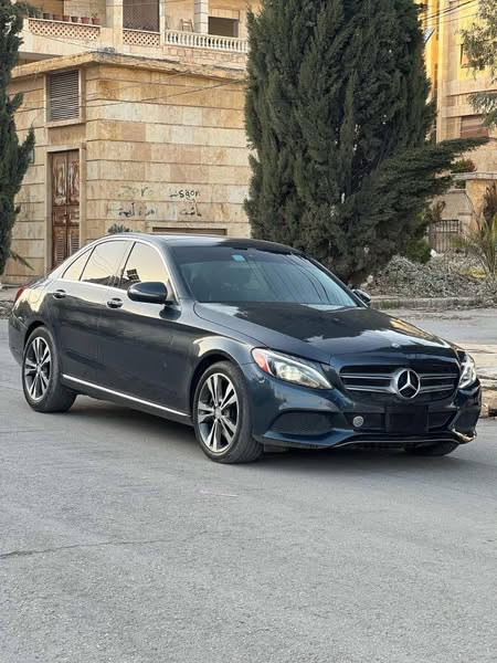 مرسيدس-بنز الفئة C 2015 - صورة 1