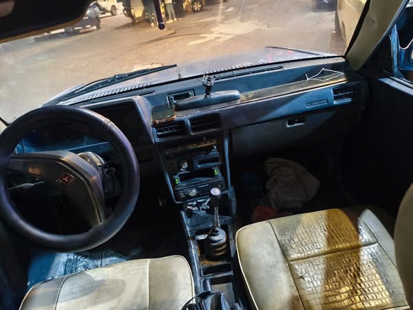 ميتسوبيشي لانسر 1983 - صورة 3