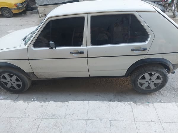 فولكس فاجن غولف 1977 - صورة 4