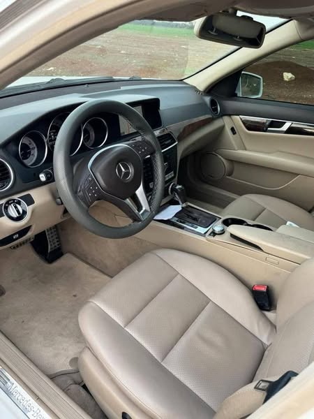 Mercedes-Benz C 300 2013 - صورة 2