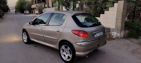 Peugeot 206 2010 - صورة 2