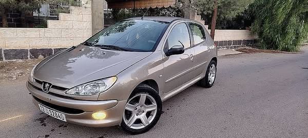 Peugeot 206 2010 - صورة 1