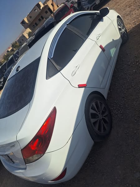 هيونداي اكسنت 2011 - صورة 2