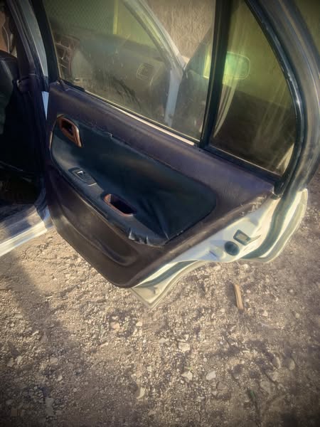 تويوتا كورولا 1993 - صورة 5