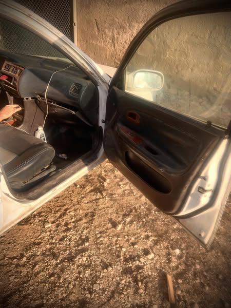 تويوتا كورولا 1993 - صورة 3