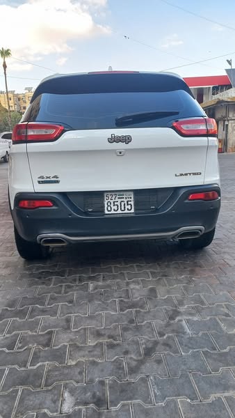 جيب شيروكي 2015 - صورة 5