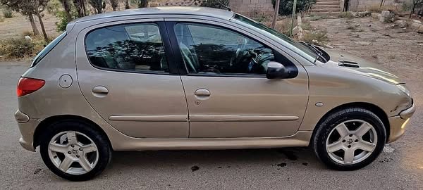 بيجو 206 2010 - صورة 4