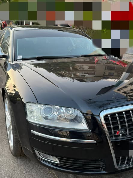 أودي A8 2009 - صورة 1