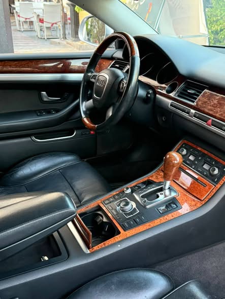 أودي A8 2009 - صورة 5